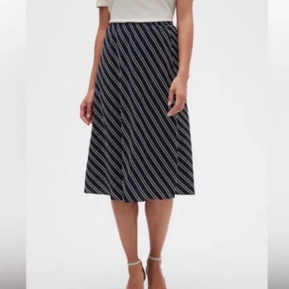 NWT - XS - Banana Republic - Diagonal Stripe Midi Skirt